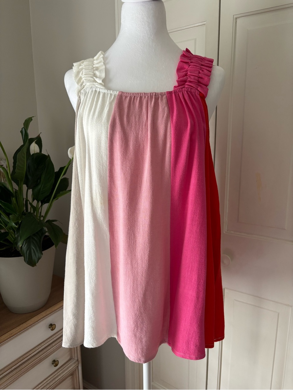 JODIFL Colorblock Ruffle Strap sleeveless Top size Medium